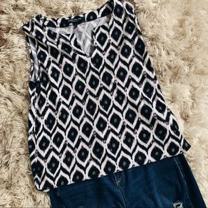 Jones New York Sleeves Printed Top | Small